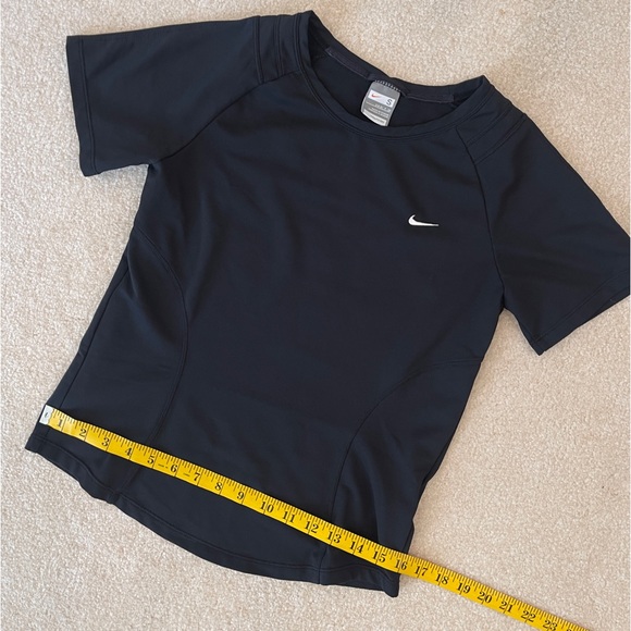 SOLD ⭐️NIKE Sports T-Shirt - Picture 3 of 6